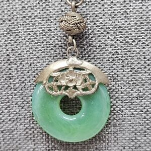 VINTAGE Unique Silver Tone Floral Engraved Plastic Pendant Necklace